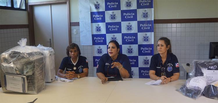 As delegadas Claudenice Mayo, Fernanda Porfírio, ambas do Depom, e Ana Crícia, da Dercca, falaram sobre a operação (Foto: Divulgação l Polícia Civil) As delegadas Claudenice Mayo, Fernanda Porfírio, ambas do Depom, e Ana Crícia, da Dercca, falaram sobre a operação (Foto: Divulgação l Polícia Civil)