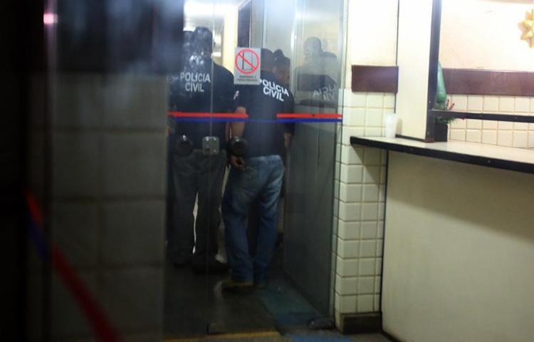 Policiais da Polinter conduziram os condenados pelo estupro direto para suas celas (Foto: Joá Souza l Ag. A TARDE) Policiais da Polinter conduziram os condenados pelo estupro direto para suas celas (Foto: Joá Souza l Ag. A TARDE)