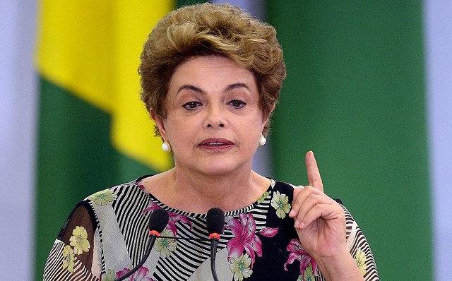 Advogado da petista,afirmou que o depoimento de Funaro mostra que Cunha comprou votos em favor do impeachment (Foto: AFP)