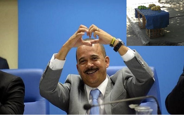 O governo do prefeito Antônio Elinaldo (DEM), que tem sido chamado de perverso por vereadores não cansa de extrapolar os limites da insanidade humana O governo do prefeito Antônio Elinaldo (DEM), que tem sido chamado de perverso por vereadores não cansa de extrapolar os limites da insanidade humana