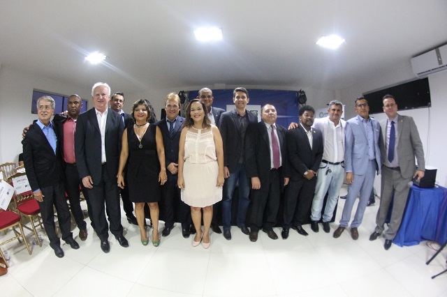 União entre a Associação Comercial e Empresarial de Camaçari (ACEC) e a Câmara de Dirigentes Lojistas (CDL)