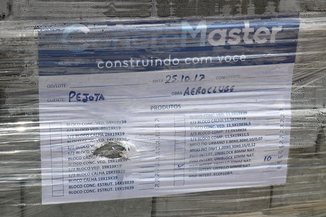 Já grupos de WatsAapp sugerem que o material de obras de Salvador, conforme consta nas etiquetas, vir parar em obras de Camaçari pode representar algo muito pior, como alguma irregularidade