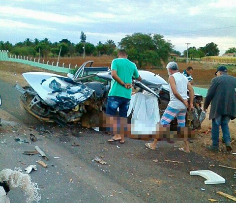 Uma criança de três anos está entre as vítimas fatais (Foto: Luciano Castro | Central Notícia) Uma criança de três anos está entre as vítimas fatais (Foto: Luciano Castro | Central Notícia)