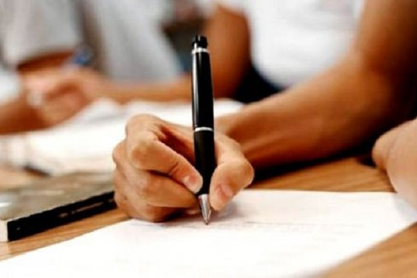 Há oportunidades para os níveis médio, técnico e superior, com salários entre R$ 1 mil e 2,5 mil Há oportunidades para os níveis médio, técnico e superior, com salários entre R$ 1 mil e 2,5 mil