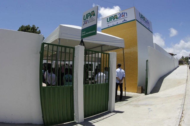 Vítima foi encaminhada para a UPA de Arembepe por um amigo que estava no local, mas não resistiu aos ferimentos e veio a óbito Vítima foi encaminhada para a UPA de Arembepe por um amigo que estava no local, mas não resistiu aos ferimentos e veio a óbito