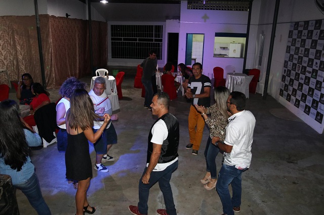 Além de muita música, com a participação especial do DJ Guima, teve também uma deliciosa comida e muita bebida Além de muita música, com a participação especial do DJ Guima, teve também uma deliciosa comida e muita bebida