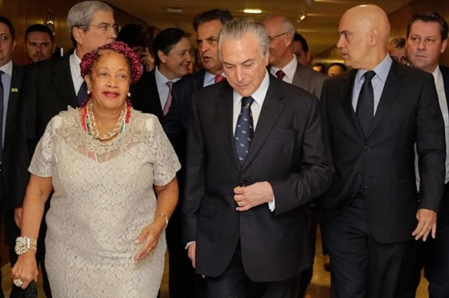 Ministra (à esq.) é alvo de polêmicas e acusada no Planalto de ter uma atuação 'apagada' (Foto: Marcos Corrêa l PR)