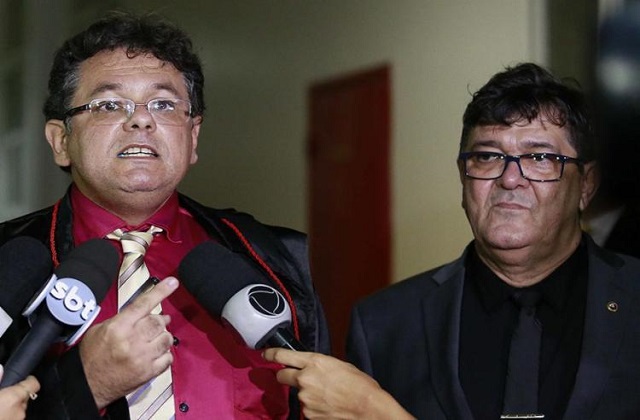 Promotores de Justiça Luciano Assis e David Gallo durante Júri no Fórum Ruy Barbosa (Foto: Adilton Venegeroles l Ag. A TARDE)