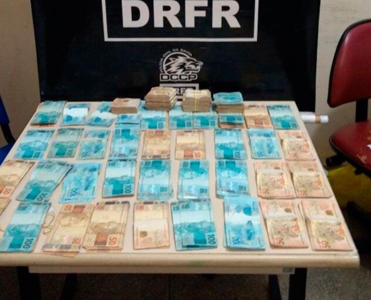 Polícia recuperou R$ 69 mil dos R$ 97 mil roubados (Foto: Divulgação | SSP) Polícia recuperou R$ 69 mil dos R$ 97 mil roubados (Foto: Divulgação | SSP)