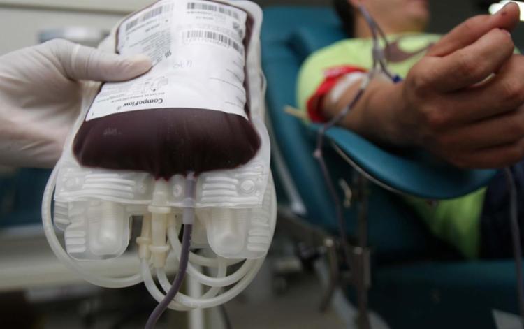 O estoque de bolsas de sangue da Fundação Hemoba precisa de reforço para o Réveillon (Foto: Joá Souza | Ag. A TARDE)