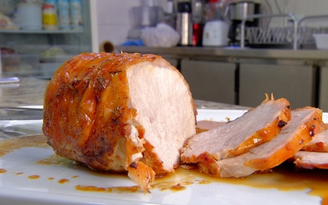 Carne de porco, opção para a ceia do Ano Novo, deve ser ingerida com moderação para não pesar. A lentilha, também presente na ceia, é uma opção mais saudável (Foto: Reprodução/TV Diário) Carne de porco, opção para a ceia do Ano Novo, deve ser ingerida com moderação para não pesar. A lentilha, também presente na ceia, é uma opção mais saudável (Foto: Reprodução/TV Diário)