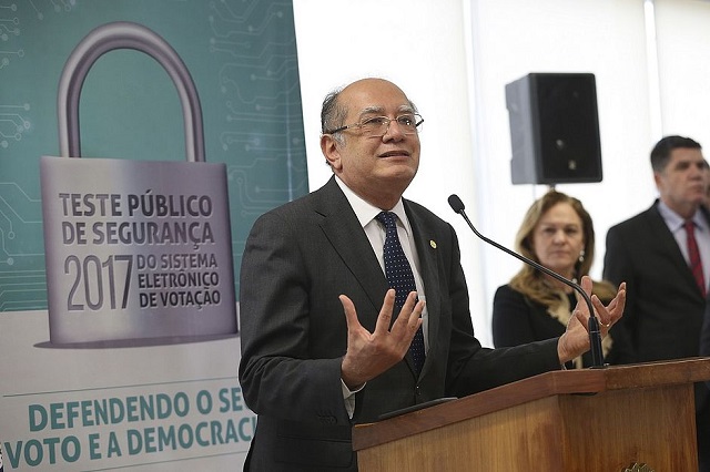 O presidente do TSE, Gilmar Mendes apresenta o relatório parcial dos trabalhos de quatro dias do Teste Público de Segurança 2017 (TPS 2017) do Sistema Eletrônico de Votação ( José Cruz/Agência Brasil)