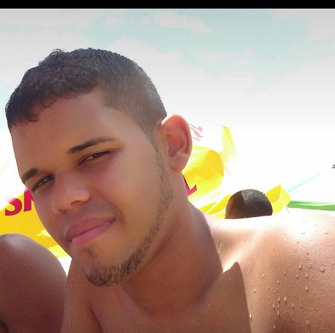 Henrique Dantas terminava o turno de trabalho quando foi assassinado (Foto: Acervo Pessoal/Reprodução CORREIO) Henrique Dantas terminava o turno de trabalho quando foi assassinado (Foto: Acervo Pessoal/Reprodução CORREIO)