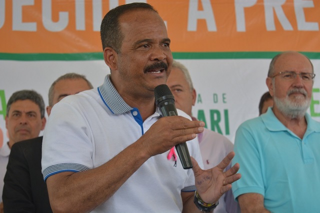 Prefeito de Camaçari, Elinaldo Araújo (DEM) Prefeito de Camaçari, Elinaldo Araújo (DEM)