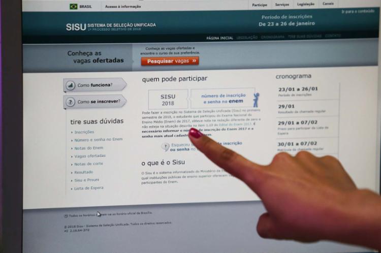 Inscrições para obter vagas no ensino superior com notas do Enem são feitas pelo site do Sisu (Foto: Adilton Venegeroles | Ag A TARDE) Inscrições para obter vagas no ensino superior com notas do Enem são feitas pelo site do Sisu (Foto: Adilton Venegeroles | Ag A TARDE)