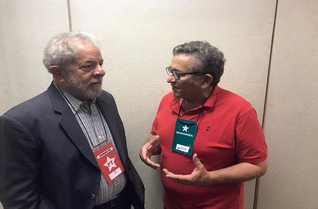 Caetano seguirá na capital do Rio Grande do Sul até quarta-feira (25/01) marcando presença numa série de atividades pró-Lula Caetano seguirá na capital do Rio Grande do Sul até quarta-feira (25/01) marcando presença numa série de atividades pró-Lula