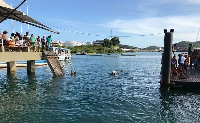 Ninguém ficou ferido durante o acidente; a ponte era usada para embarque e desembarque (Foto: André Frutuoso)