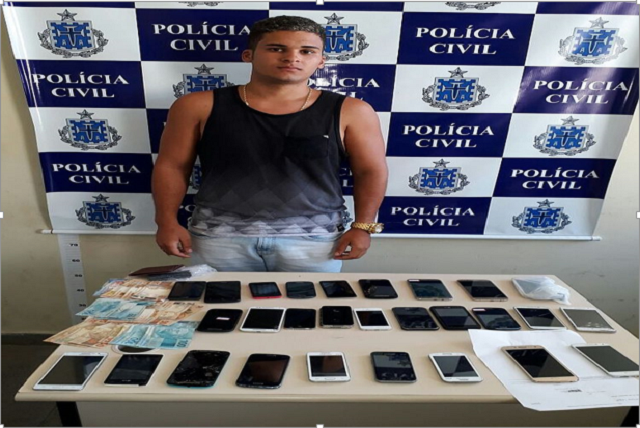 Trinta aparelhos foram recuperados; polícia investiga quem eram os fornecedores (Foto: Divulgação/SSP-BA) Trinta aparelhos foram recuperados; polícia investiga quem eram os fornecedores (Foto: Divulgação/SSP-BA)