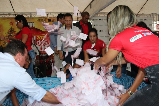 Concorreram todas as pessoas que compraram nas lojas credenciadas à campanha em Camaçari e Dias D´ávila, entre os dias 01 e 30 de dezembro de 2017, e depositaram o cupom nas urnas da campanha Concorreram todas as pessoas que compraram nas lojas credenciadas à campanha em Camaçari e Dias D´ávila, entre os dias 01 e 30 de dezembro de 2017, e depositaram o cupom nas urnas da campanha