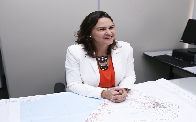 Juliana é acusada de improbidade administrativa, pelo Ministério Público Juliana é acusada de improbidade administrativa, pelo Ministério Público