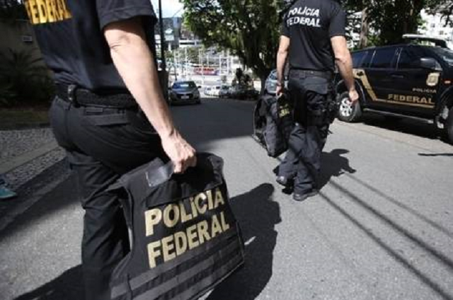 São sete mandados de prisão temporária e 50 de busca e apreensão em SP, SC, RJ e PR São sete mandados de prisão temporária e 50 de busca e apreensão em SP, SC, RJ e PR