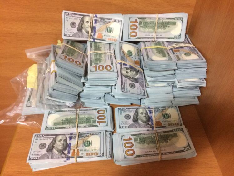 Dinheiro foi encontrado com suspeitos de envolvimento em crime (Foto: Divulgação | SSP-BA) Dinheiro foi encontrado com suspeitos de envolvimento em crime (Foto: Divulgação | SSP-BA)
