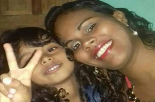 Filho e mãe foram achados mortos em Arembepe (Foto: Reprodução) Filho e mãe foram achados mortos em Arembepe (Foto: Reprodução)Filho e mãe foram achados mortos em Arembepe (Foto: Reprodução)