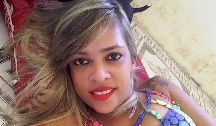 Bandidos disseram ser da polícia, arrastaram Juliete ao encontro de George e os mataram Bandidos disseram ser da polícia, arrastaram Juliete ao encontro de George e os mataram