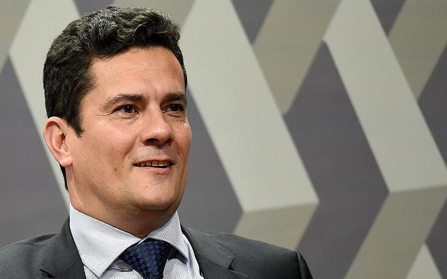 Sergio Moro recebe auxilio moradia mesmo tendo apartamento em Curitiba (Foto: AFP) Sergio Moro recebe auxilio moradia mesmo tendo apartamento em Curitiba (Foto: AFP)