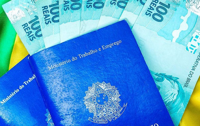 O valor equivale a 3,93 vezes o salário mínimo em vigor desde o mês passado, de R$ 954 O valor equivale a 3,93 vezes o salário mínimo em vigor desde o mês passado, de R$ 954