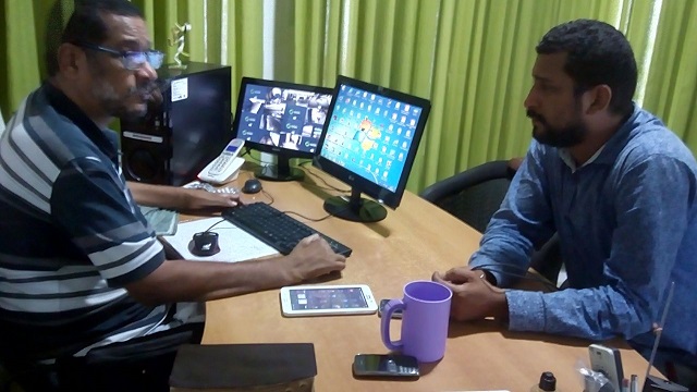 Franco pai e Franco filho, dias antes 'do reencontro do rapaz com Jesus', tratando da questão que o afligiu (Foto Ester Pereira) Franco pai e Franco filho, dias antes 'do reencontro do rapaz com Jesus', tratando da questão que o afligiu (Foto Ester Pereira)