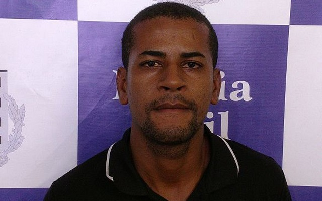Jovem alegou à polícia que é usuário de crack e roubava para comprar droga (Foto: Divulgação/ Polícia Civil) Jovem alegou à polícia que é usuário de crack e roubava para comprar droga (Foto: Divulgação/ Polícia Civil)