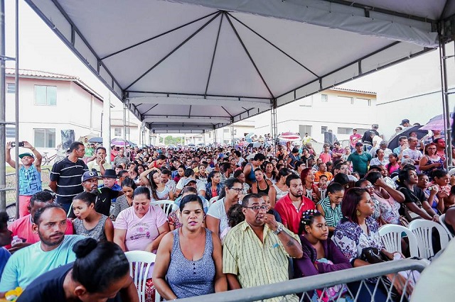 Das 1027 famílias beneficiadas, 586 são do Sítio Verde e 441 do Sítio Horizonte. Das 1027 famílias beneficiadas, 586 são do Sítio Verde e 441 do Sítio Horizonte.