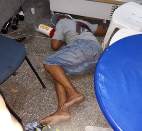 Antônio Carlos foi morto com tiros nas costas Antônio Carlos foi morto com tiros nas costas