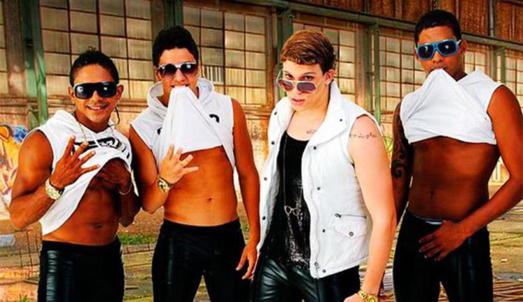 Os oito ex-integrantes da banda vão responder ao processo por estupro em liberdade
