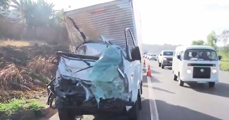 O acidente aconteceu no km 603 da BR-324, sentido Feira de Santana O acidente aconteceu no km 603 da BR-324, sentido Feira de Santana