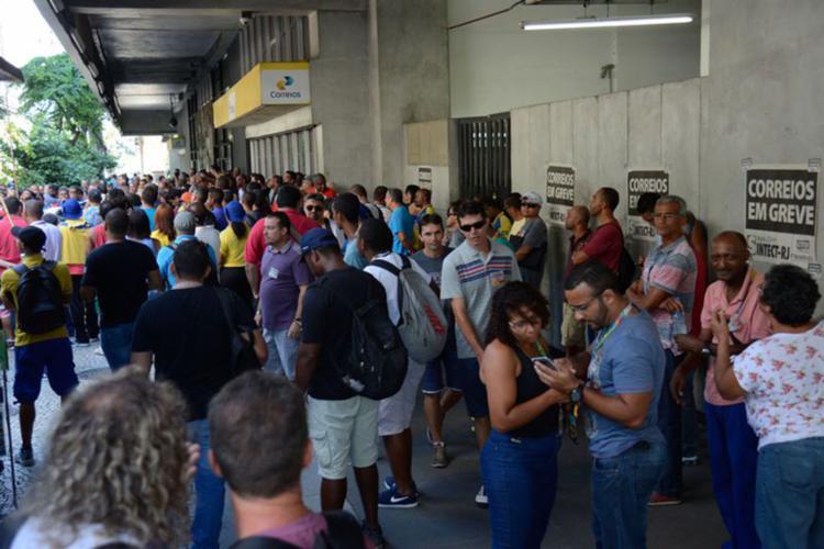 Decisão acontece após Justiça determinar volta ao trabalho de 80% dos carteiros Decisão acontece após Justiça determinar volta ao trabalho de 80% dos carteiros