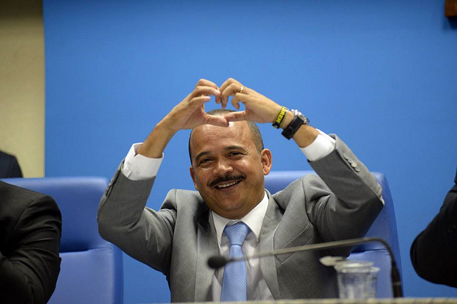 A tradicional 'Cesta de Páscoa' segue sem resistir à gestão Elinaldo Araújo (DEM) (Foto: Reprodução)