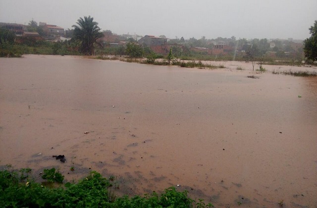 Resultado da chuva em Camaçari, na manhã desta quinta-feira