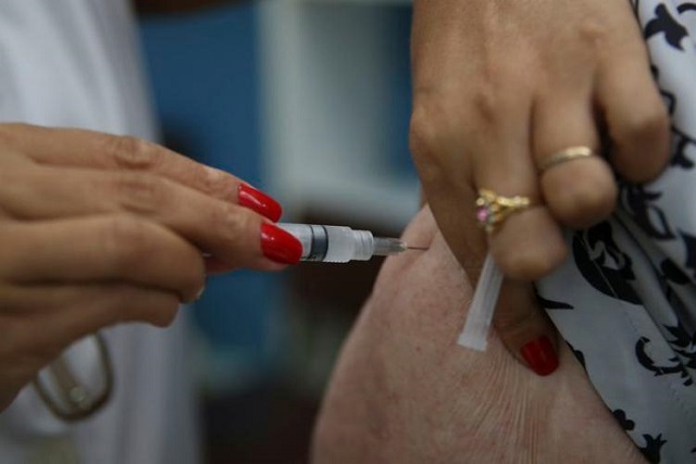 Grupos prioritários totalizam 54,4 milhões de pessoas Grupos prioritários totalizam 54,4 milhões de pessoas