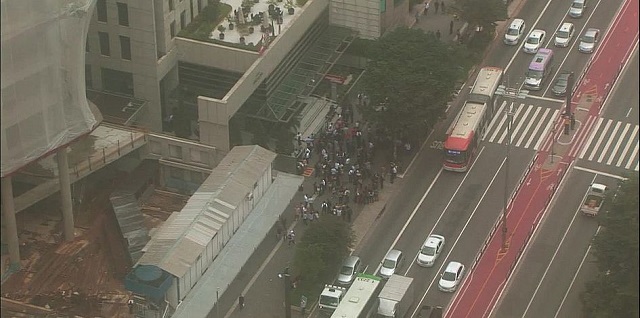 Diversas pessoas que trabalham em prédios altos da Avenida Paulista puderam sentir a vibração (Foto: Reprodução)