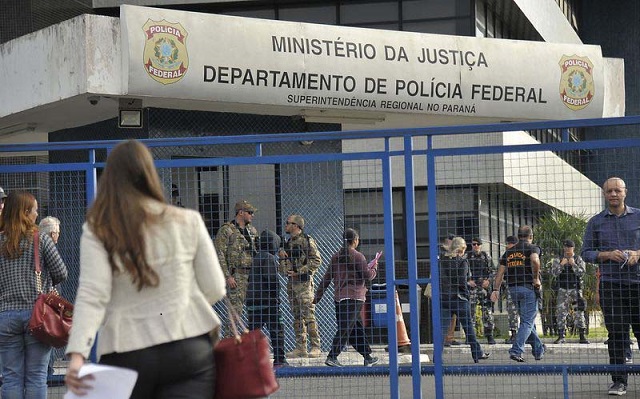 Filhos e pelo menos um neto de Lula visitam pela primeira vez por volta das 10h desta quinta-feira (12) (Foto: Reprodução)