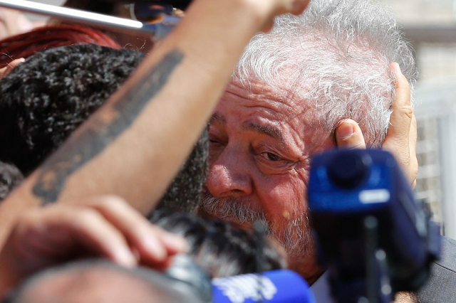 Após mais de 10 horas de julgamento, a ministra Cármen Lúcia desempatou a votação e negou o pedido da defesa do ex-presidente (Foto: Reprodução)