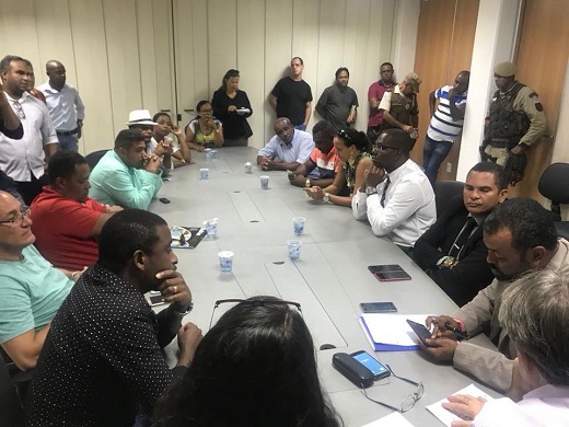 Reunião com o prefeito Elinaldo Araújo (DEM) (Foto: Reprodução | Facebook)