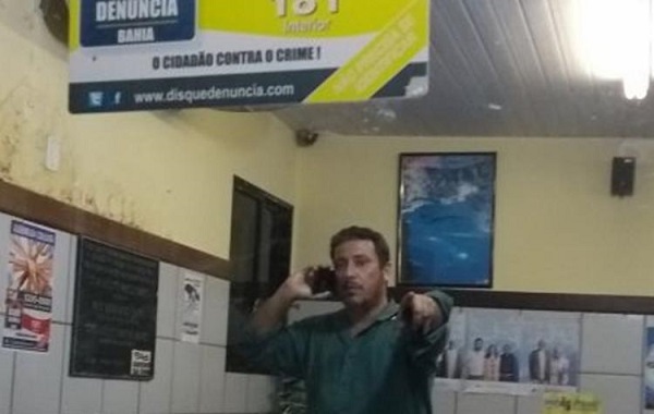 Ele vai responder por desacato a funcionário público no exercício da função ou em razão dela (Foto: Reprodução)