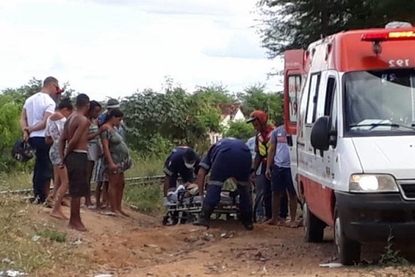 Vítima foi atendida pelo Serviço de Atendimento Móvel de Urgência (Foto: Reprodução)