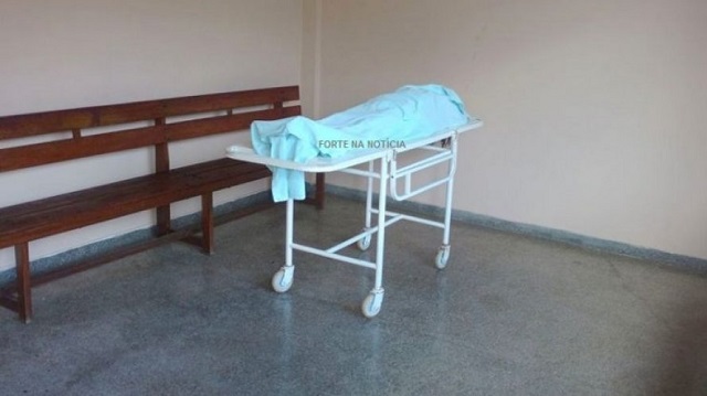 O corpo de Elaine da Silva Ribeiro foi levado para Capela do Hospital (Foto: Reprodução)
