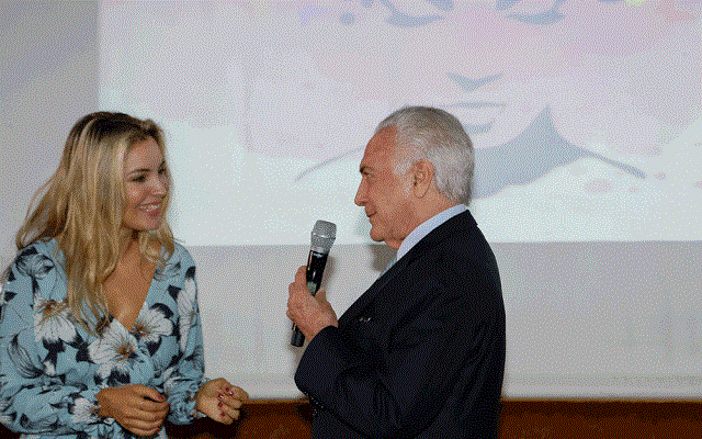 Temer com a primeira-dama Marcela em evento pelo Dia da Mulher no Palácio do Planalto, em março (Foto: Marcos Corrêa | PR)
