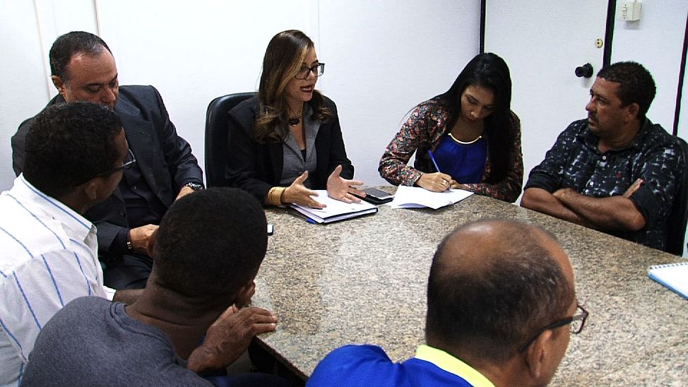 Entre as pautas colocadas na reunião entre as partes, esteve a redução do ICMS nos combustíveis e no gás de cozinha. (Foto: Divulgação) Entre as pautas colocadas na reunião entre as partes, esteve a redução do ICMS nos combustíveis e no gás de cozinha. (Foto: Divulgação)