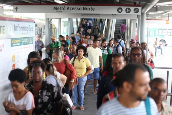 A falha técnica causou transtornos aos passageiros na manhã desta terça (Foto: Reprodução)